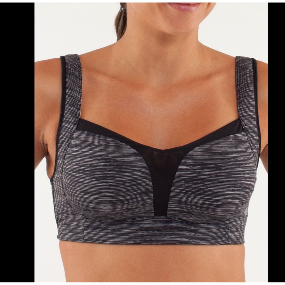 Lululemon Ta Ta Tamer II Wee are From Space Sports Bra Hook/Eye Closure Size 4